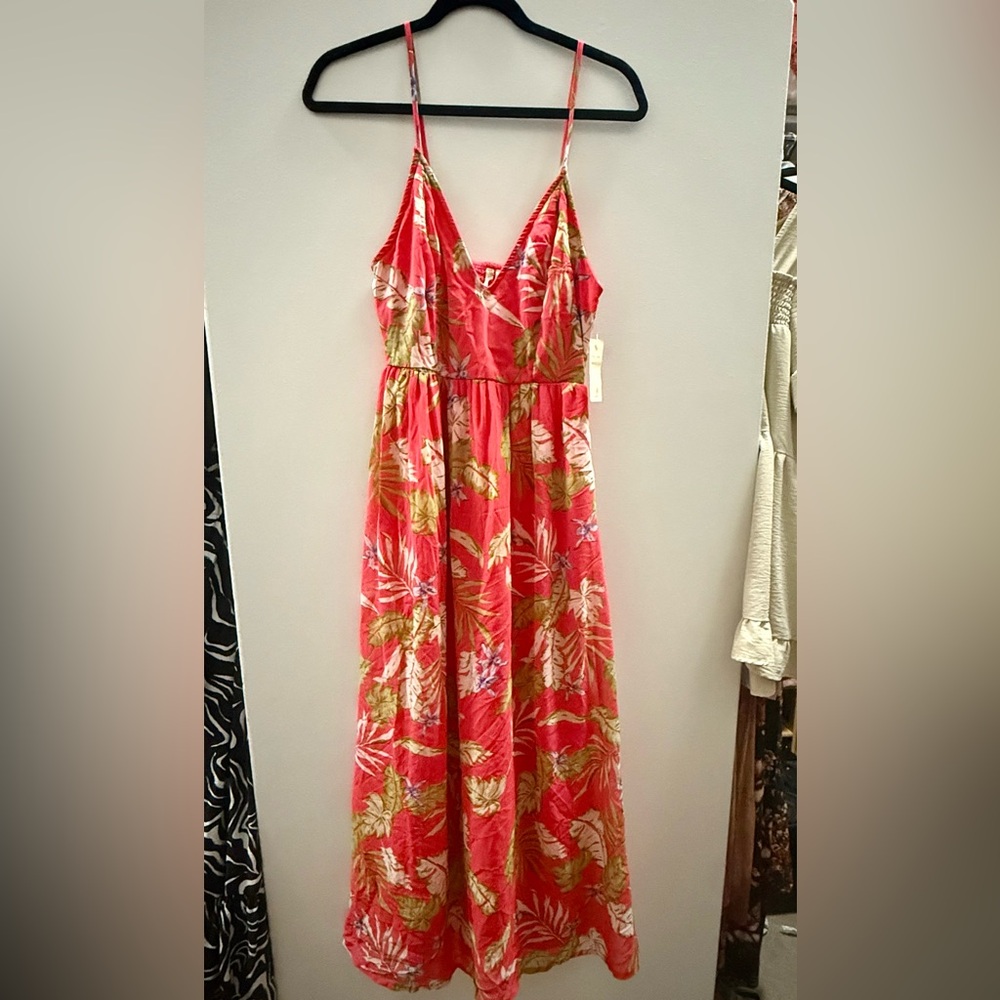 NWT tropical maxi dress!…